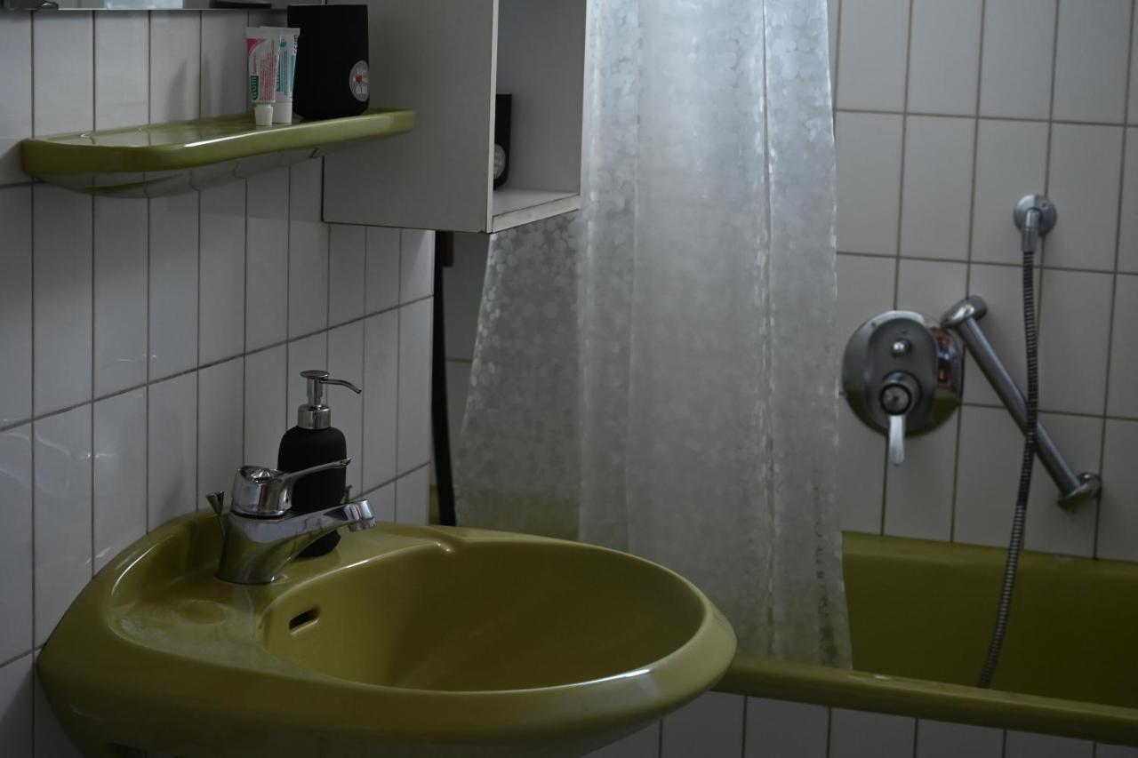 Private Room With Free Parking Koblenz  Luaran gambar